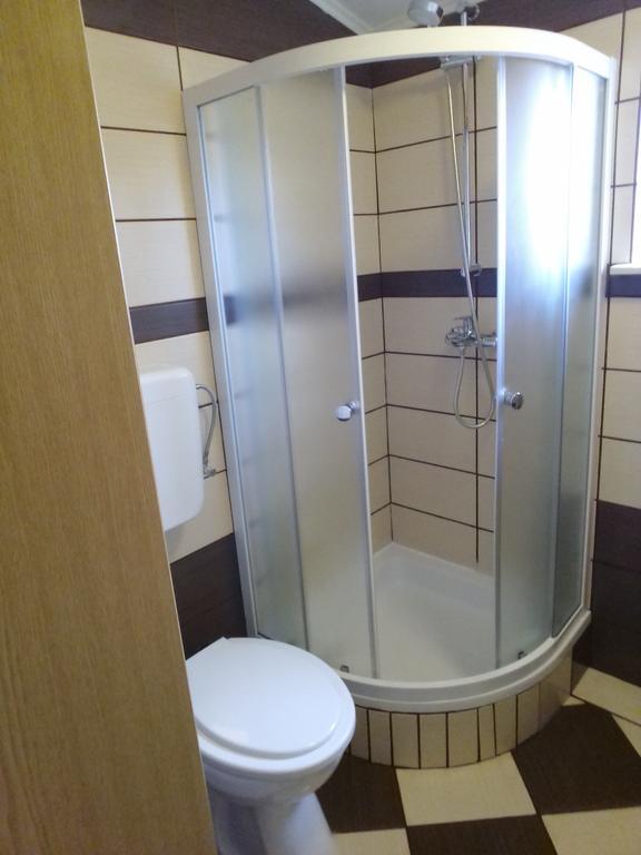 Tomek Apartment Vir Eksteriør bilde