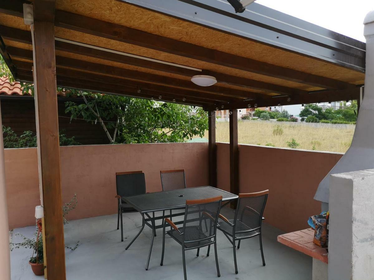Tomek Apartment Vir Eksteriør bilde