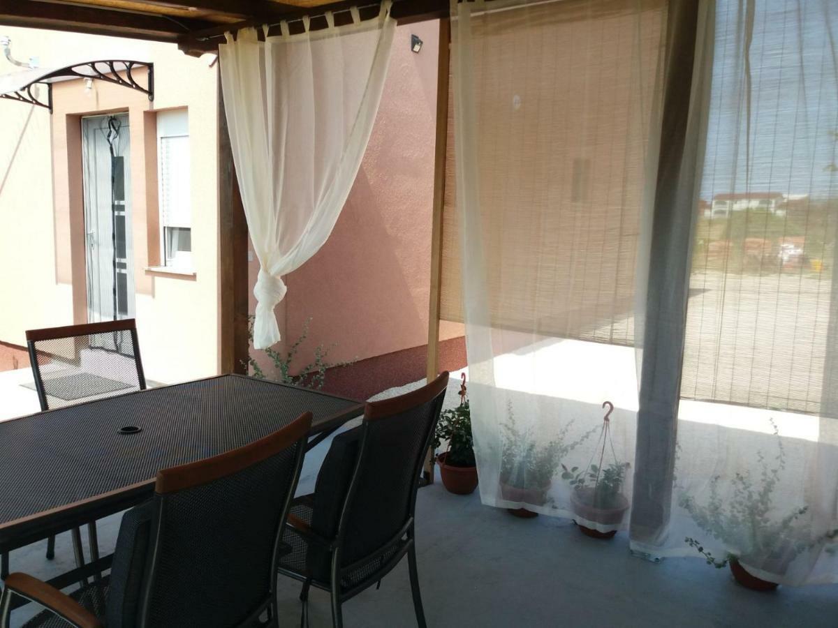 Tomek Apartment Vir Eksteriør bilde